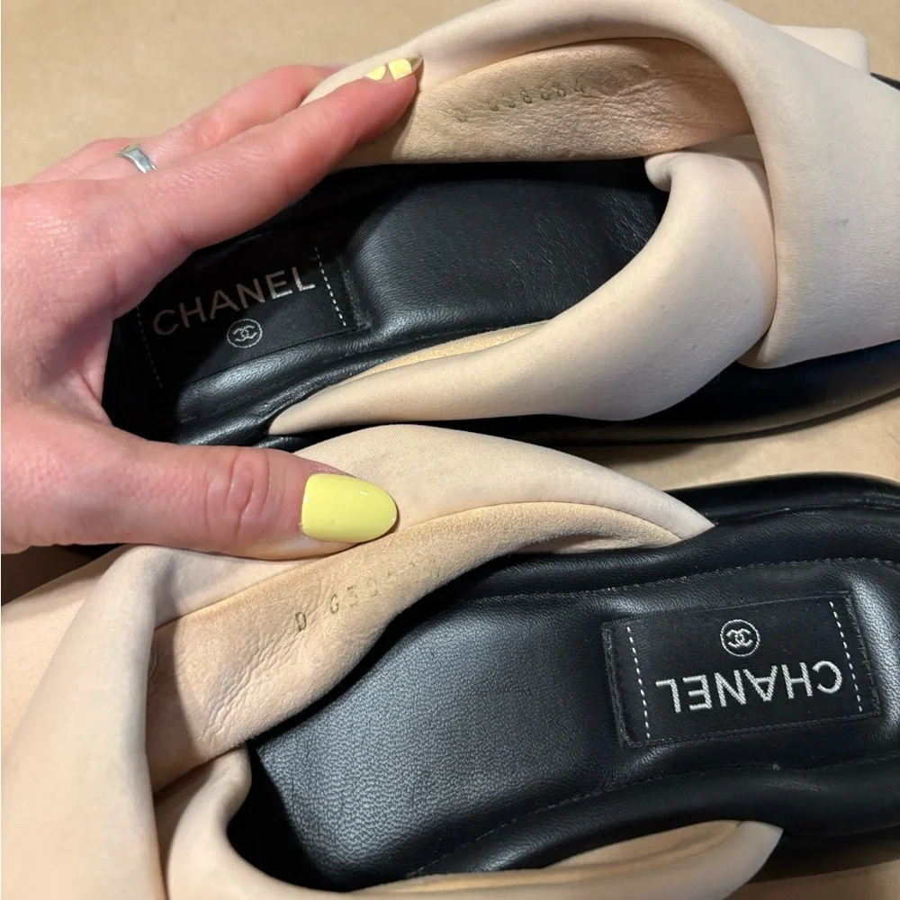 Chanel Cream and‎ Black Quilted Sandals